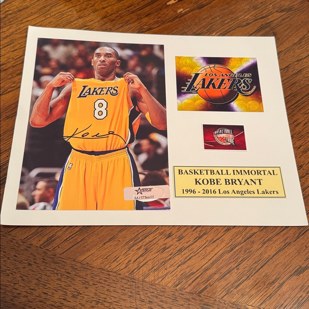 - Kobe Bryant Los Angeles Lakers signed photo